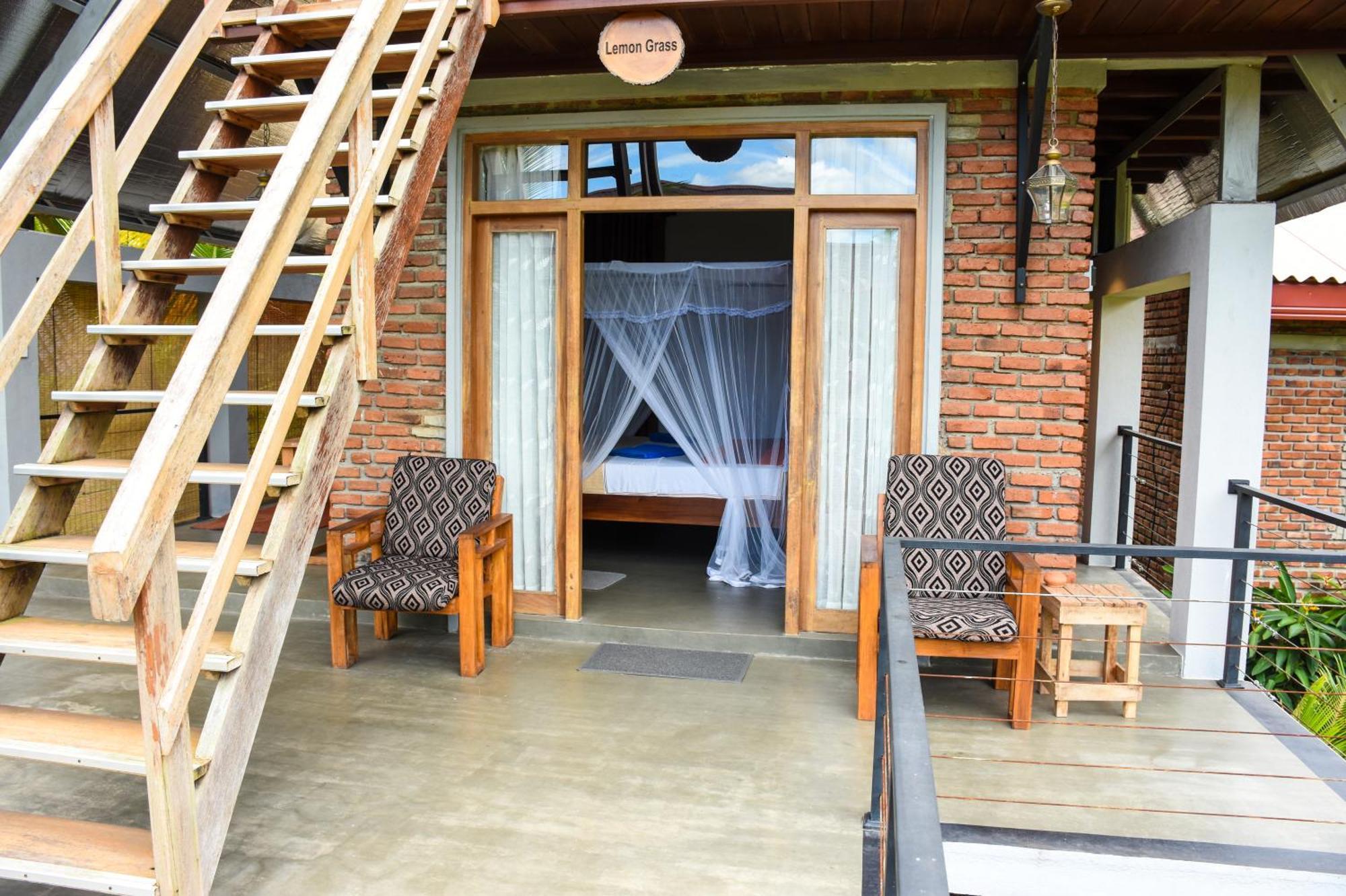 Steps Garden Resort Негомбо Экстерьер фото